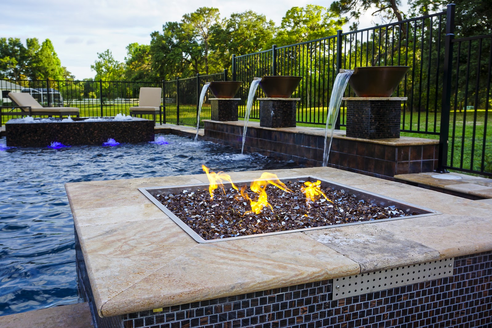 Aloha Custom Pool Builders & Service pool and spa installation