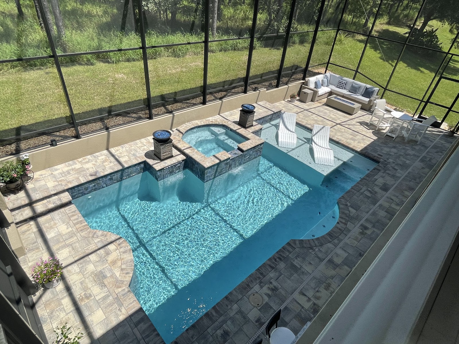 Bowles Custom Pools & Spas, Inc. swimming pool installation
