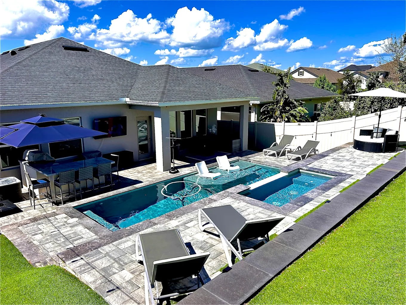 Leron Homes & Pools backyard pool build